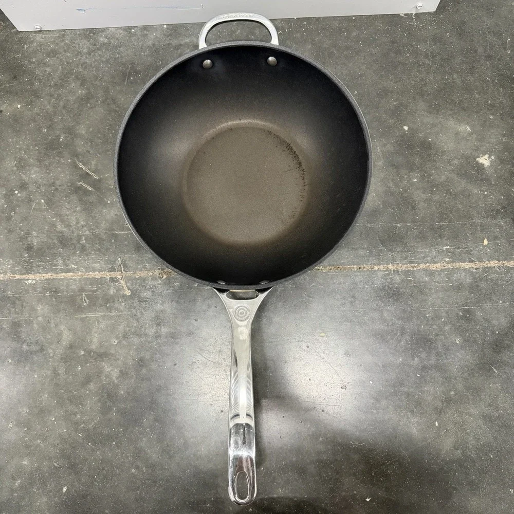 Le Creuset Toughened Nonstick PRO Stir Fry Pan with Helper Handle 4.7 L